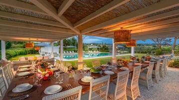 Outdoor dining