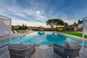 Pool - 9 Bedrooms Luxury Villa with Pool in Lucca (Montecarlo)