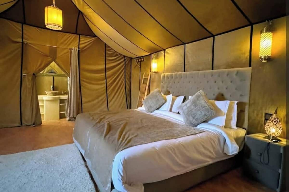 Deluxe-Vierbettzimmer, Balkon, Blick auf die Wüste | Kostenloses WLAN