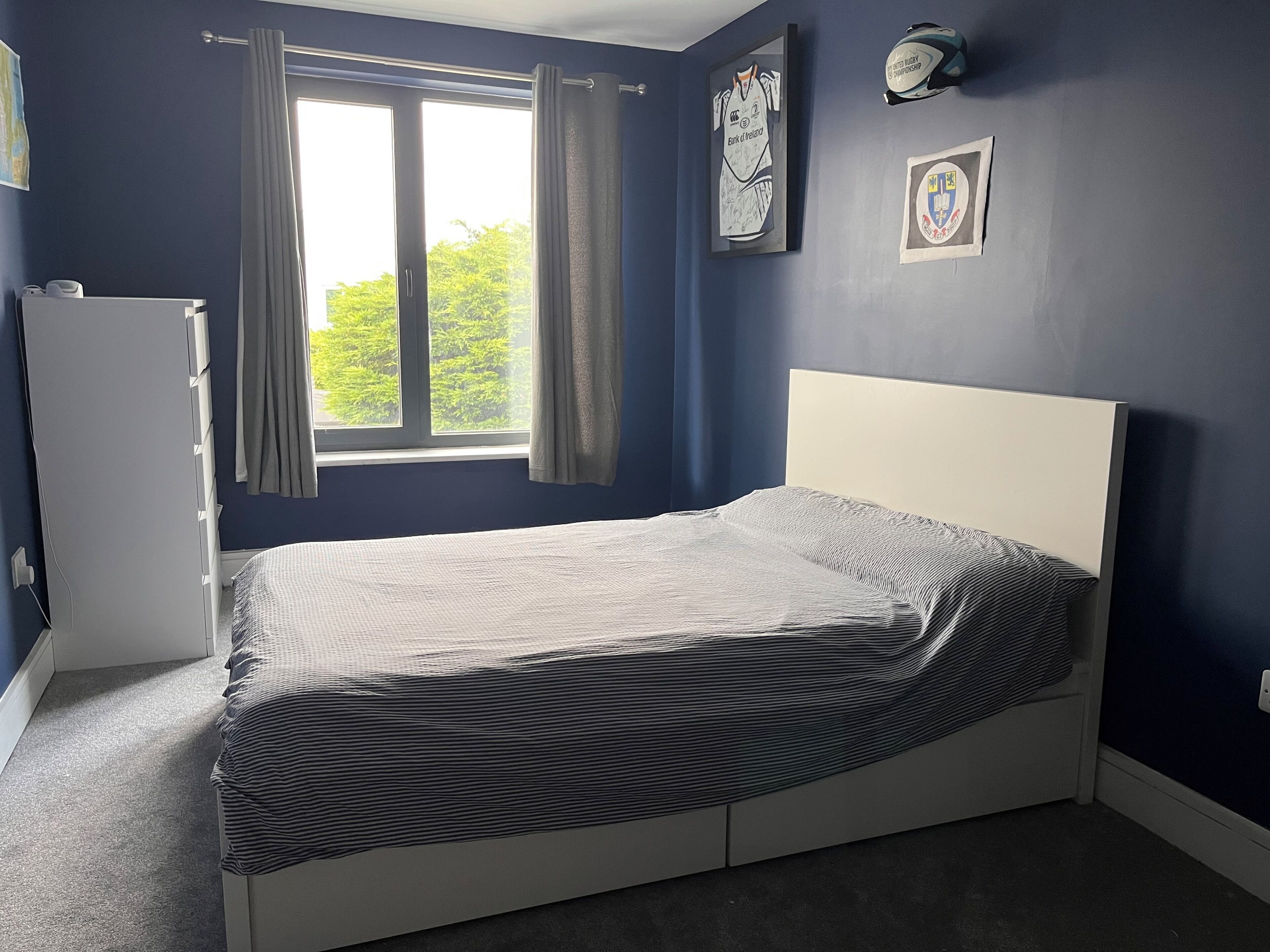 3 bedrooms, iron/ironing board, WiFi (free), bed sheets