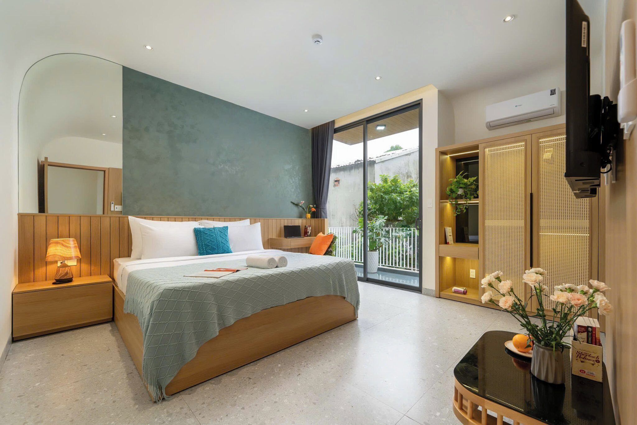 Basic Studio, Balcony, City View | Free WiFi