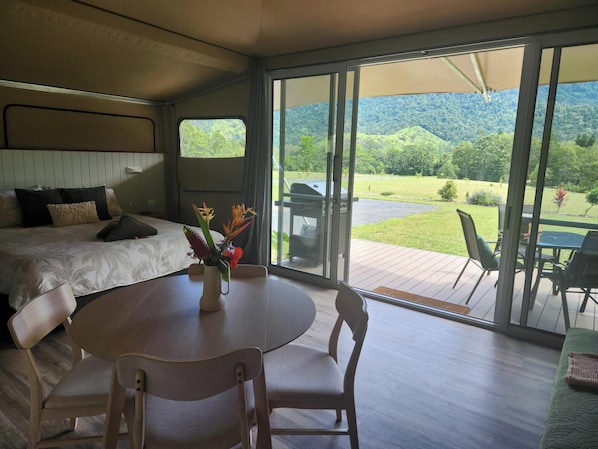 Luxury Cabin, Mountain View