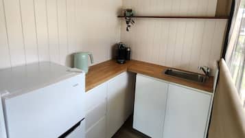 Luxury Cabin, Mountain View | Private kitchen