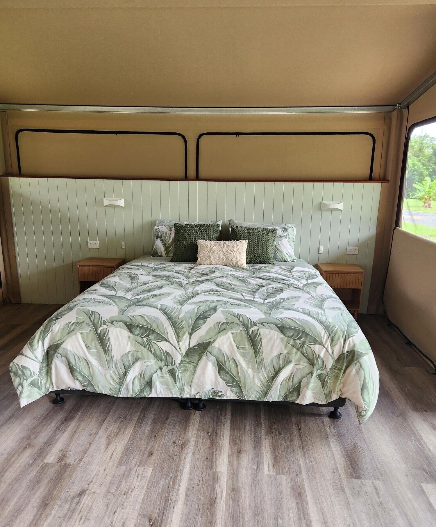 Kabin Mewah, pemandangan gunung