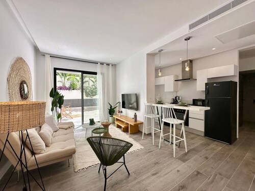 Opal Apartment at the Lake With Sunny Terrace