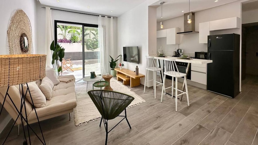 Opal Apartment at the Lake With Sunny Terrace