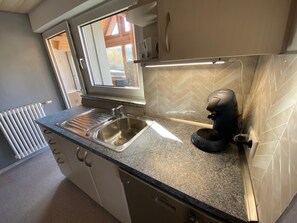 Réfrigérateur, four, plaque de cuisson, lave-vaisselle