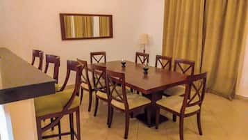 Family Villa, Balcony, Golf View | Dining