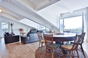 Interior - GuestHost - Alta Vista Mansion: Seaview & Parking (Salerno)