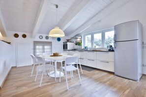 Kühlschrank, Mikrowelle
