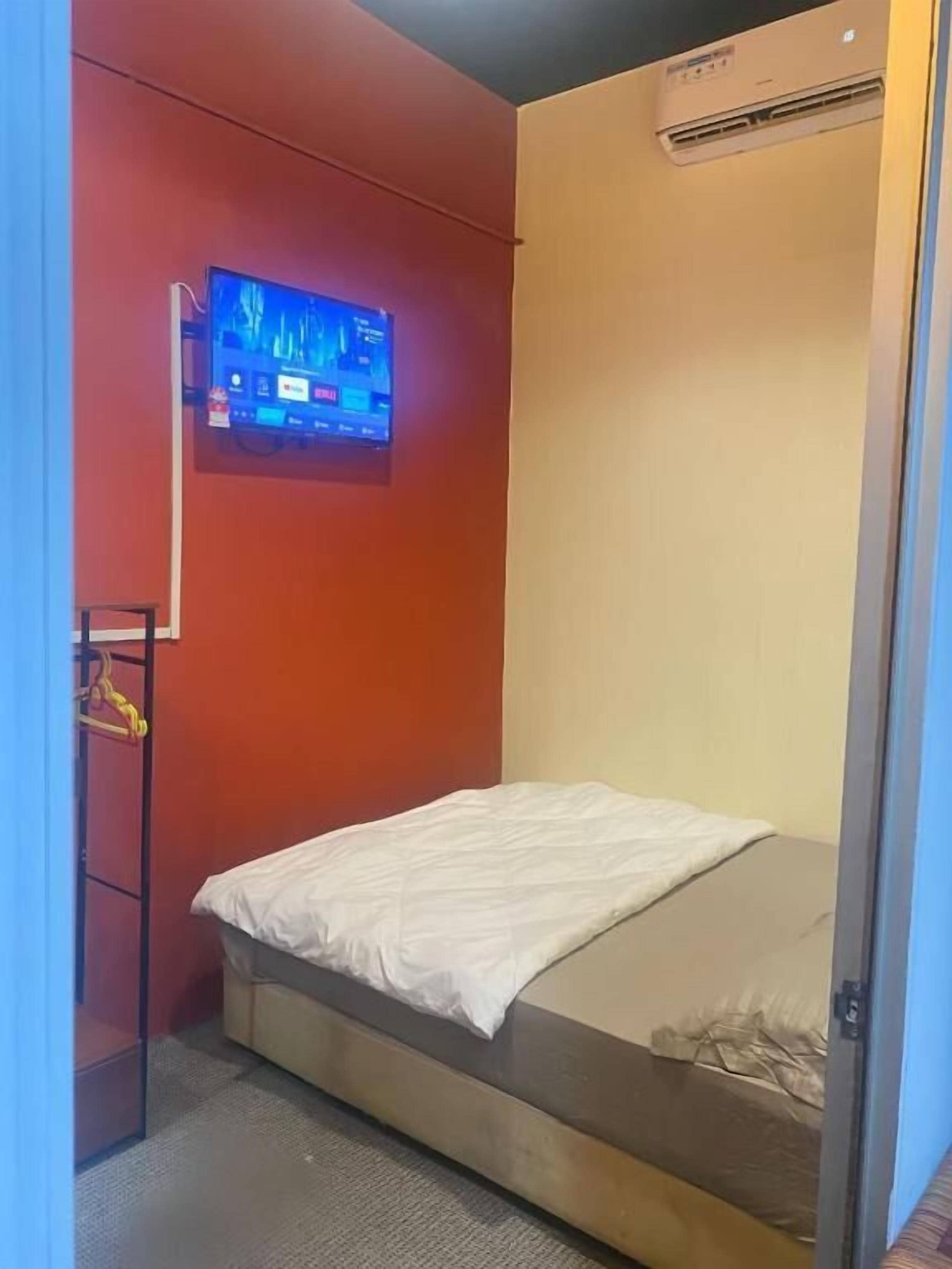 In-room safe, iron/ironing board, free WiFi