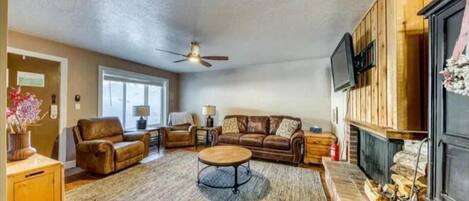 Classic Condo | Living area