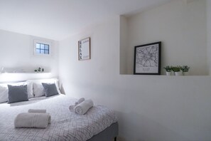 1 bedroom - Ambrogio's Nest - Modern close to Cadorna Station (Milano)