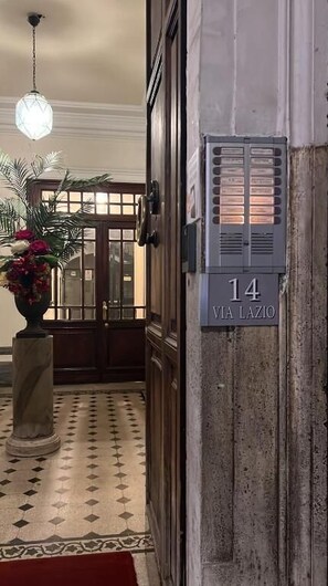 Interior - DolceVeneto (Rome)