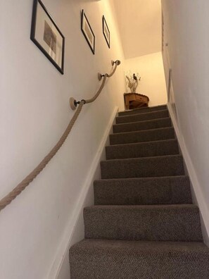 Interior - Holly Tree Cottage in Glastonbury (Glastonbury)