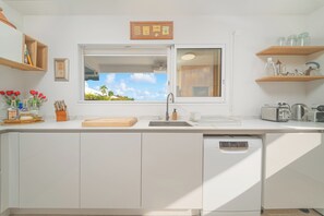 Fridge, microwave, oven, stovetop - Villa Lala, a chic getaway with pool and sea view (Case-Pilote)