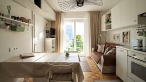 Una televisión, un reproductor de DVD