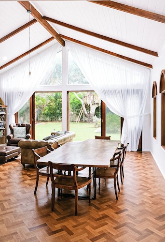 SALTY COTTAGE @ Hastings Point 5 bedroom- Beachfront, Creekside, Seaside Oasis