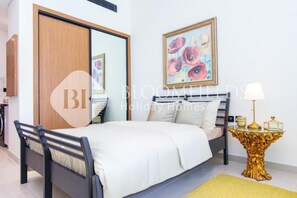 Iron/ironing board, free WiFi - Bloomfields Amber Horizon Stu Bingha (Dubai)