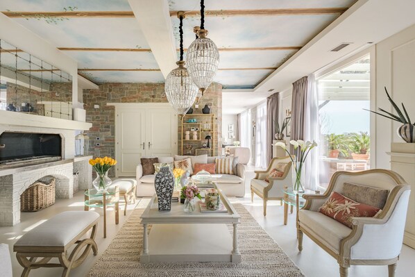 Villa - Corte Benedetto in Montecarlo (Capannori)