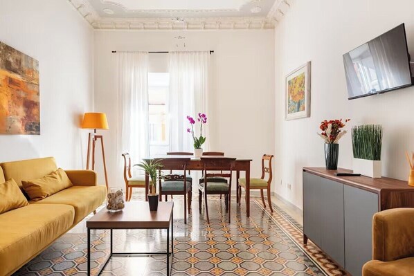 TV - Rhome Elegant Apartment (Roma)