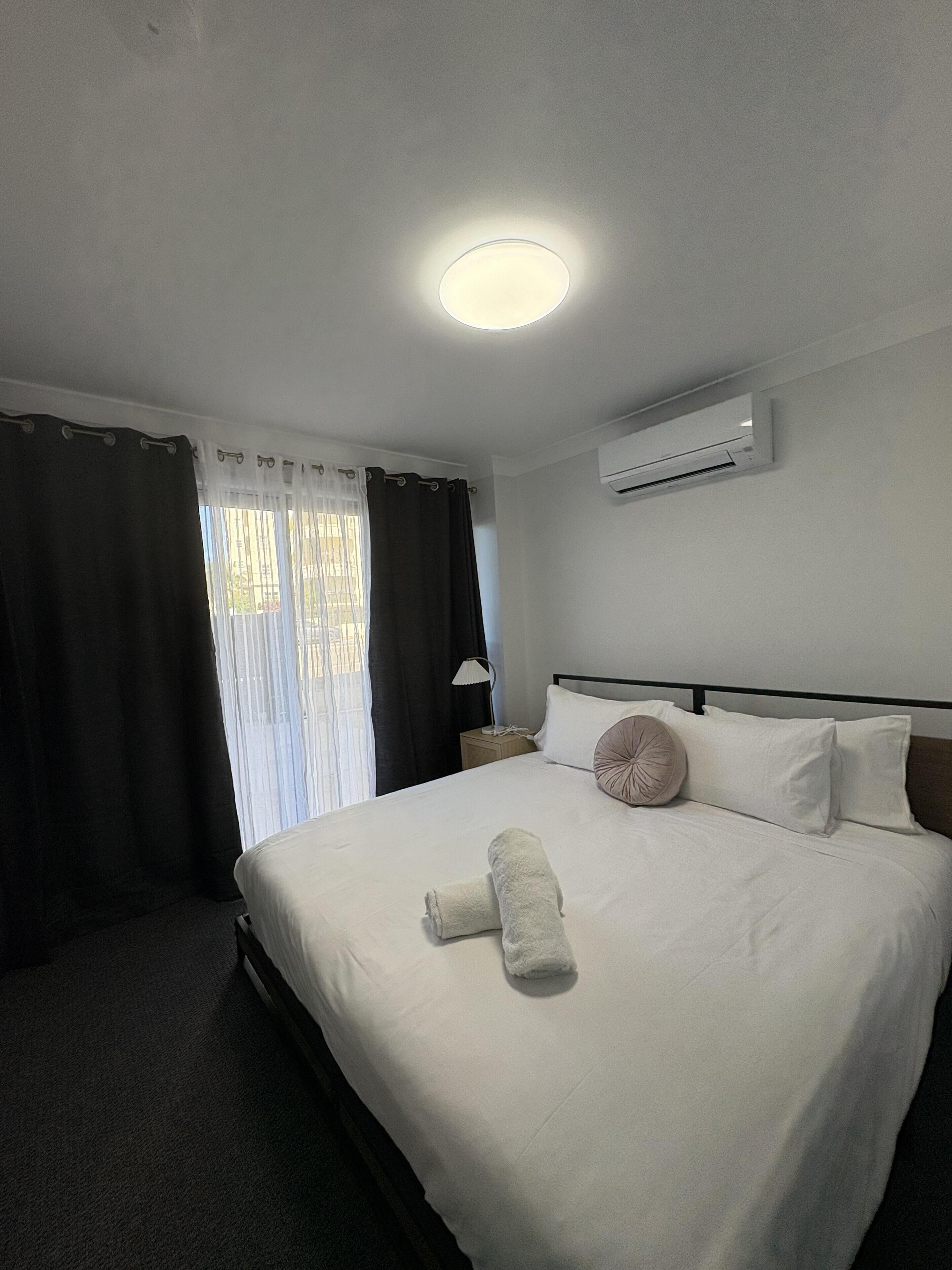 Iron/ironing board, free WiFi, bed sheets, wheelchair access