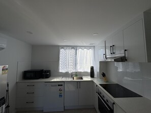 Mikrowelle, Geschirrspüler