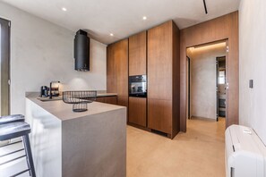 Kühlschrank, Ofen, Herdplatte, Geschirrspüler