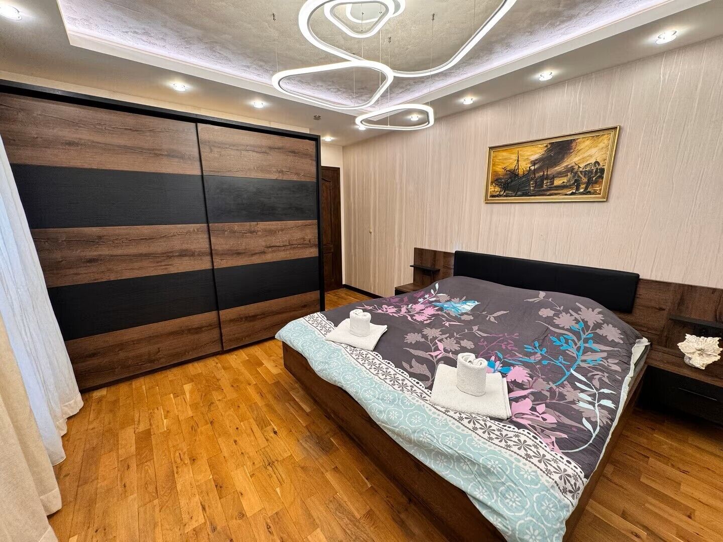 2 chambres, fer et planche à repasser, Wi-Fi, draps fournis
