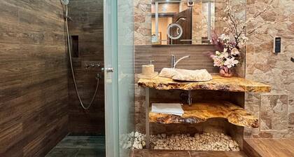 Fabulous 2-bedroom condo with AC in welcoming Варна in Sea garden