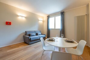 Dining - Vaga's Nest - Modern Studio Apartment (Milan)