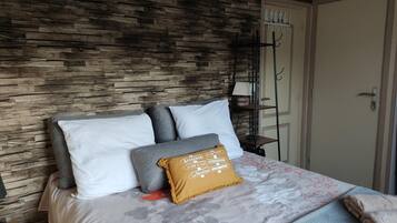 Fer et planche à repasser, Wi-Fi, draps fournis