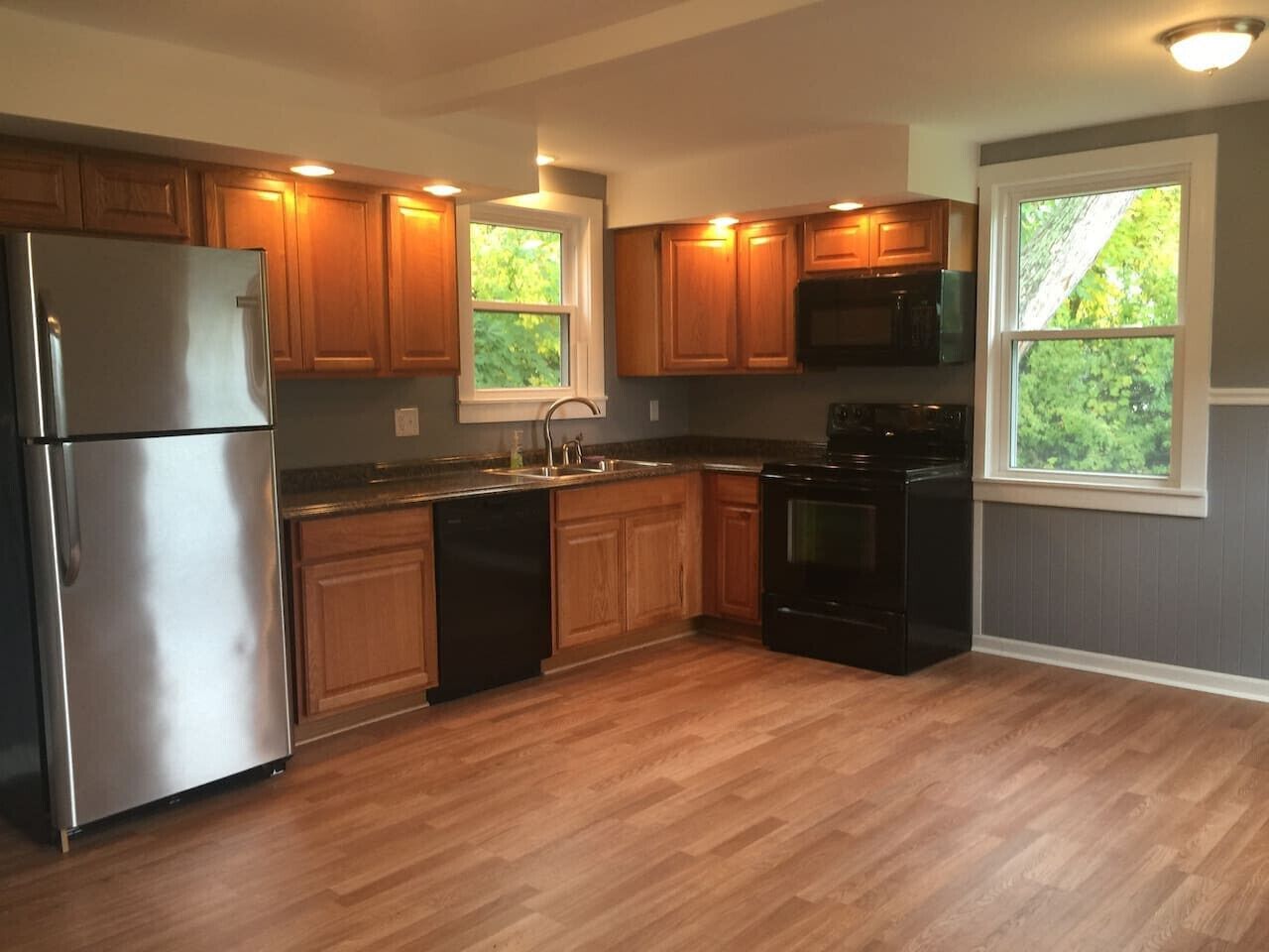 Réfrigérateur, micro-ondes, four, cafetière/bouilloire