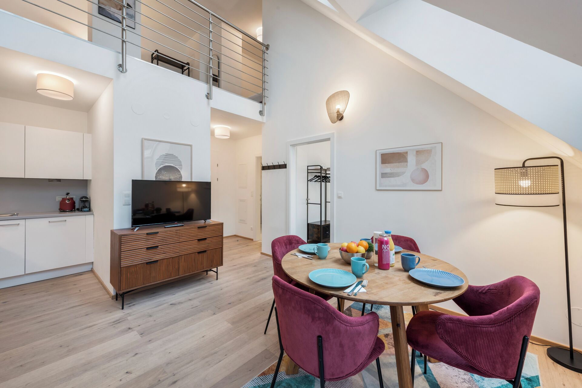 Apartment, 2 Bedrooms | Dining