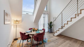 Leilighet, 2 soverom | Spiseområde