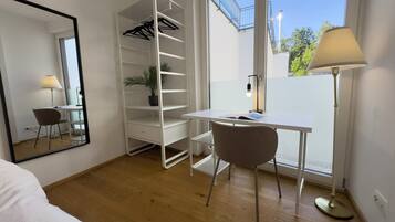 Apartment, Garden View | Iron/ironing board