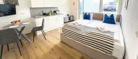 Apartment, 1 Bedroom | Iron/ironing board