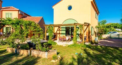 Holiday home Kolo loko cottage by Villas Guide