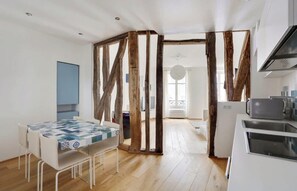 Unclassified image, 5 of 16, button