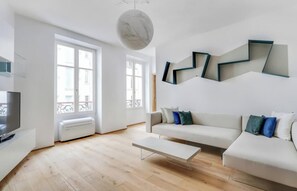 Unclassified image, 2 of 16, button - AN AUTHENTIC & COMFORTABLE PARISIAN STAY JUST STEPS FROM JARDIN DU LUXEMBOURG (Paris)