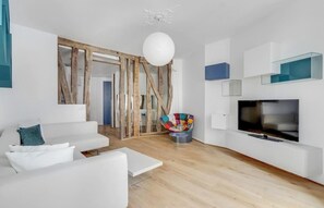 Unclassified image, 4 of 16, button - AN AUTHENTIC & COMFORTABLE PARISIAN STAY JUST STEPS FROM JARDIN DU LUXEMBOURG (Paris)