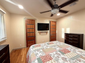 2 Schlafzimmer, Bügeleisen/Bügelbrett, kostenloses WLAN, Bettwäsche