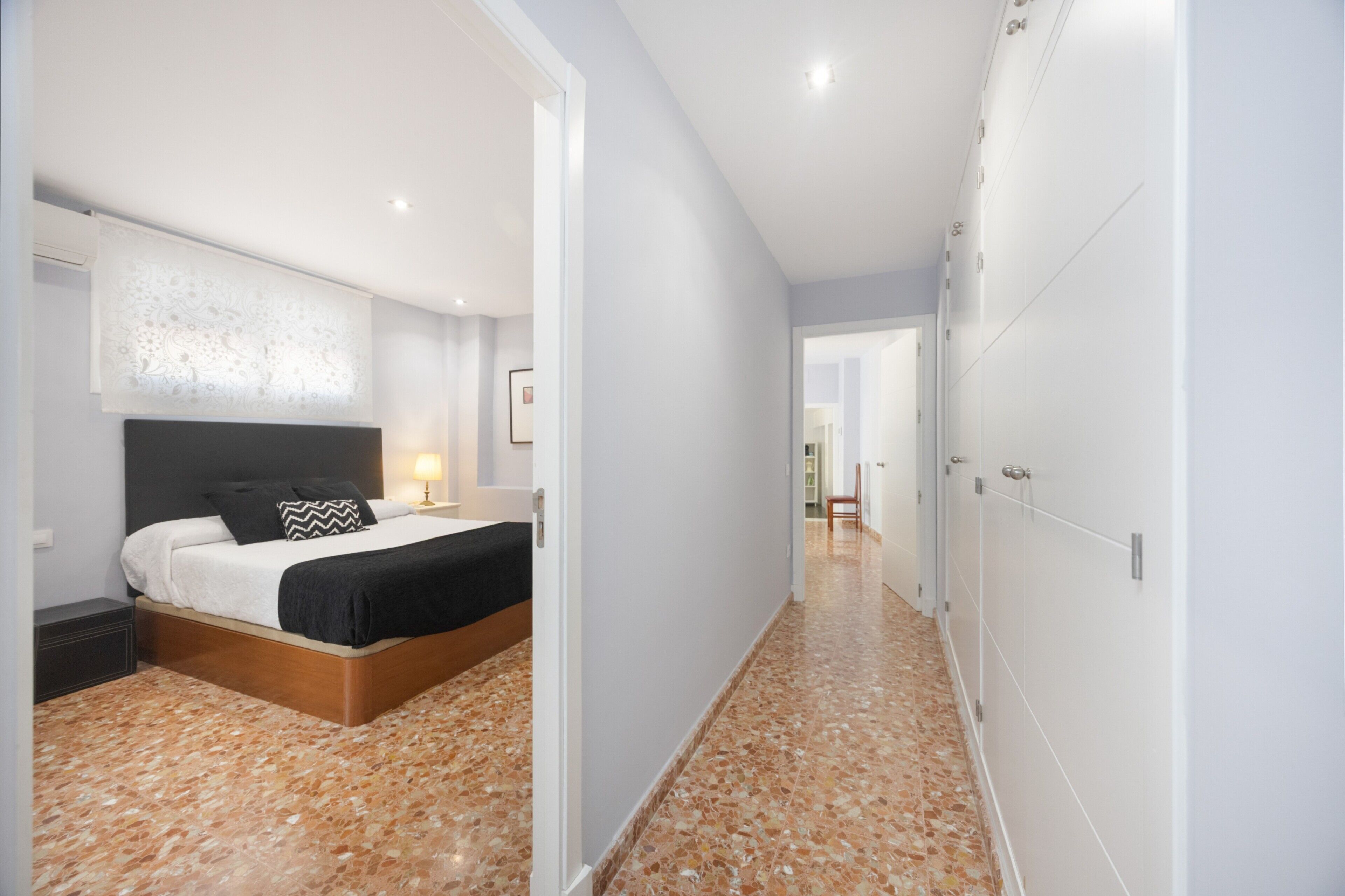 3 chambres, fer et planche à repasser, Wi-Fi, draps fournis