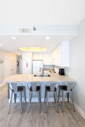 Private kitchen - Beachfront- Amazing Views-Lighthouse (Gulf Shores)