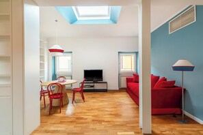 Unclassified image, 4 of 13, button