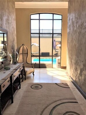 Unclassified image, 4 of 19, button - Swanepoel Guesthouse (Jeffreys Bay)