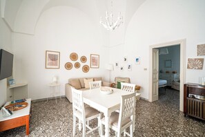 Dining - Casa Pascal with Panoramic Terrace in Central Ostuni (Ostuni)