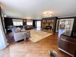 Living area - Spacious 4-Bedroom Coastal Retreat in Pett, East Sussex (Pett)