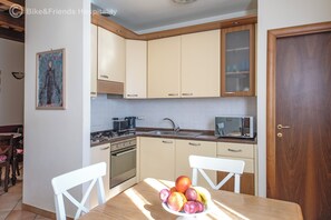 Fridge, microwave, oven, stovetop - Gatto errante (Pesaro)
