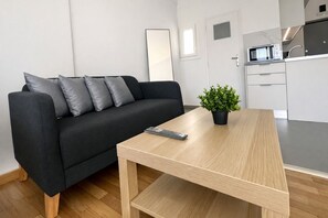 Living area - Athens View Studio Near Lycabettus Hill by MPS (Athina)